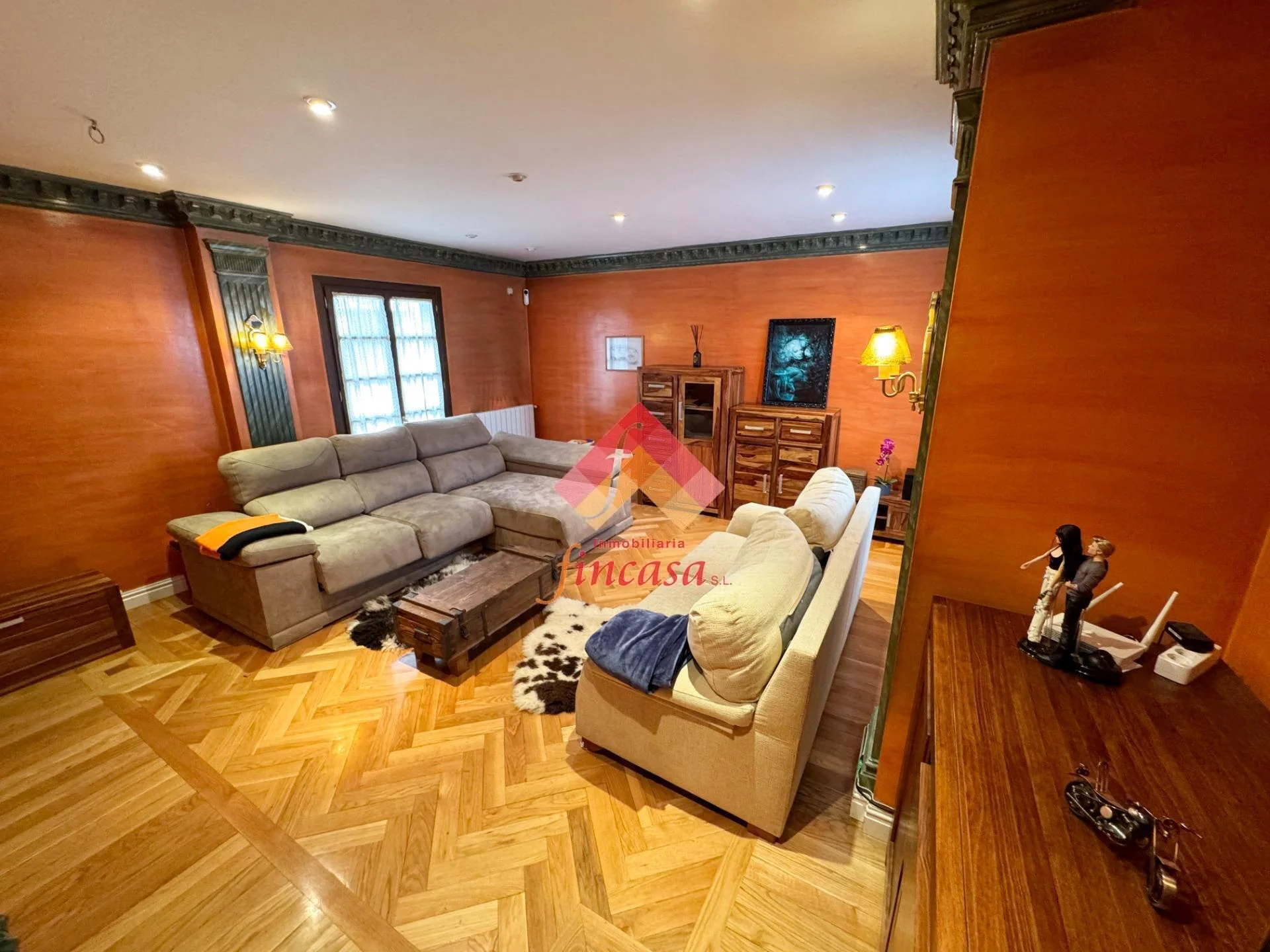 Adosado de tres plantas y 140 m²
