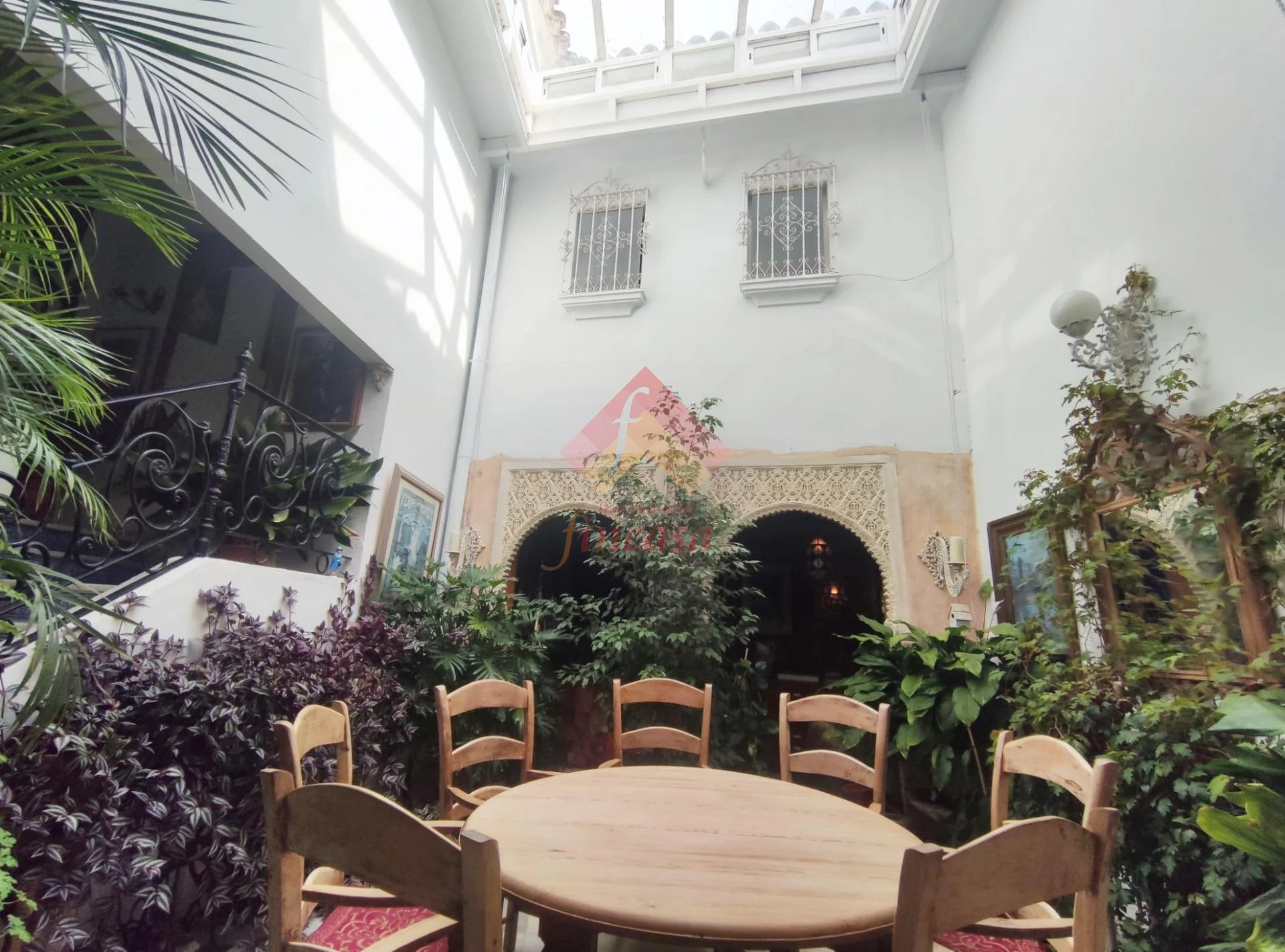 Casa en centro histórico, 450 m² y seis dormitorios