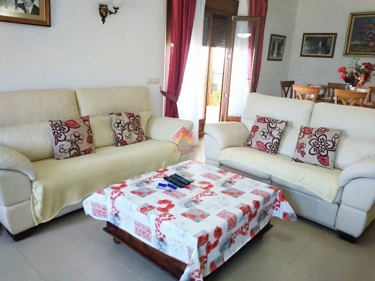 Chalet con dos viviendas y vistas