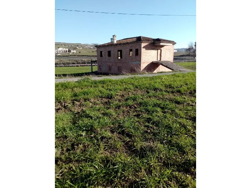 Rural finca with extensive land