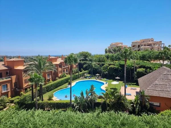 Apartamento reformado en resort con 2 dormitorios