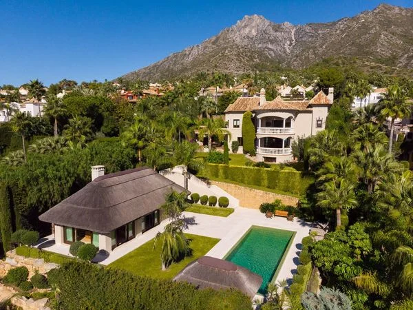 Luxury Sierra Blanca villa, 5 bedrooms