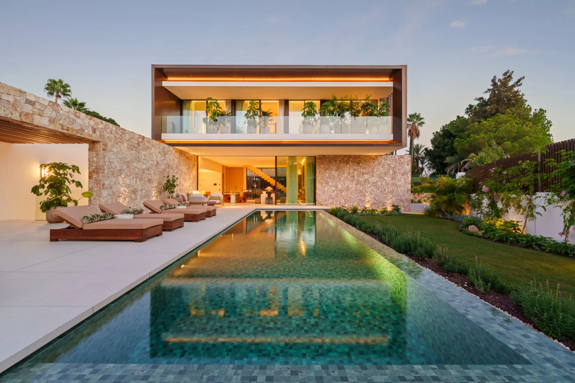 Contemporary Marbella villa, five bedrooms