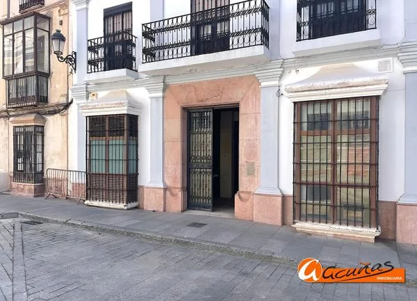 136 m² corner premises in Ronda