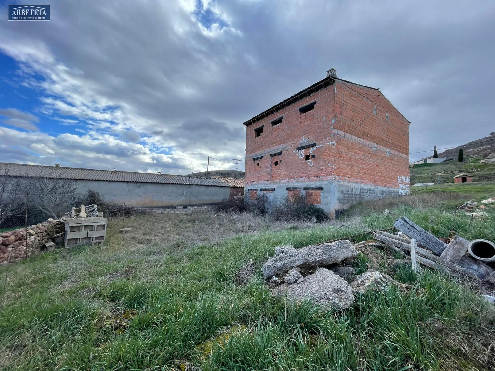 Detached Sigüenza house under construction