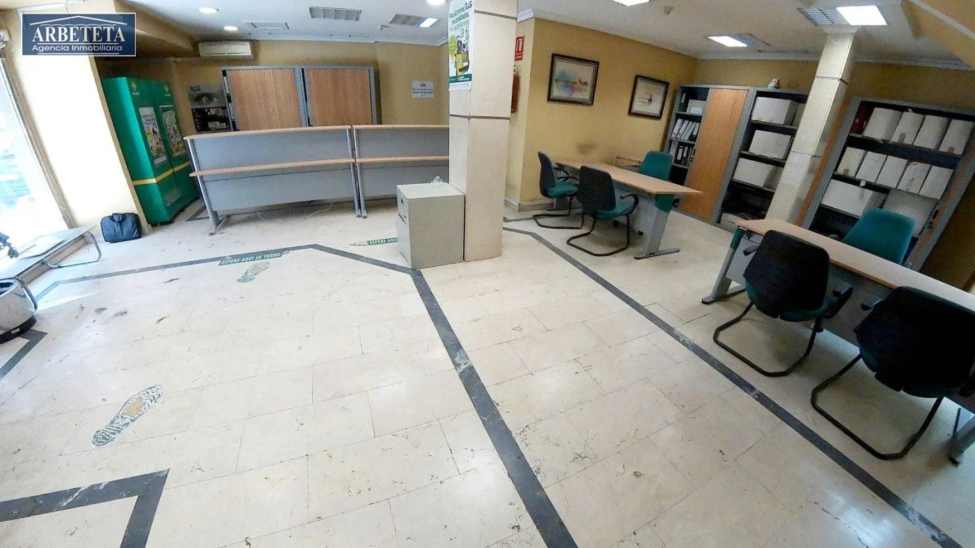 Edificio mixto en Guadalajara, 1.114 m²