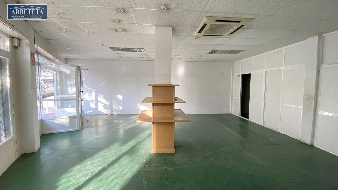 Commercial unit in Estación, 99 m²