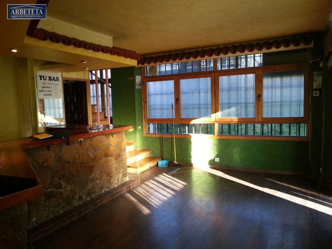 Licensed bar in Guadalajara, 80 m²