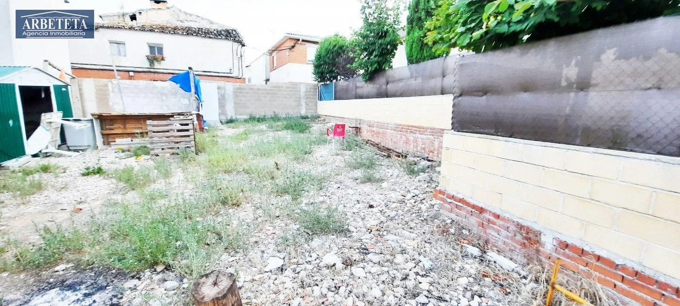 Urban plot in Albares, 185 m²