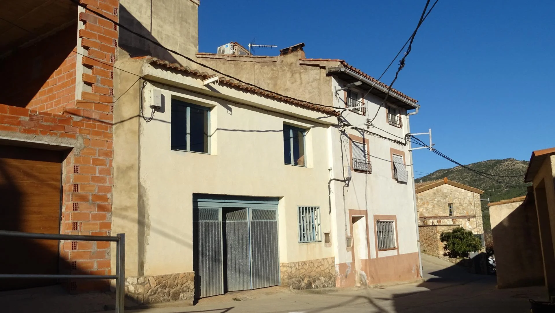 Two-level residential property, 82 m²