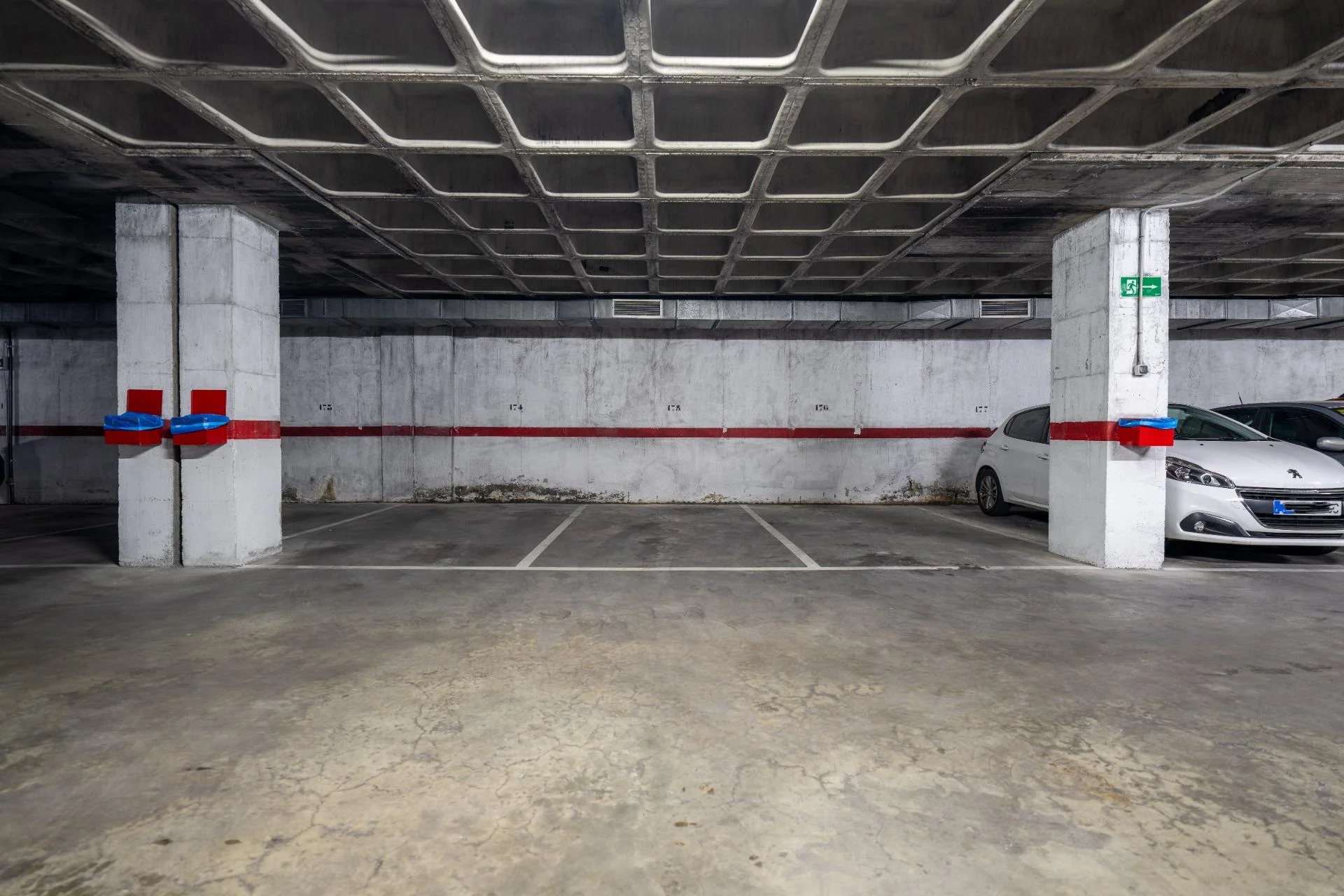 Spacious garage in Roquetas, 23 m²