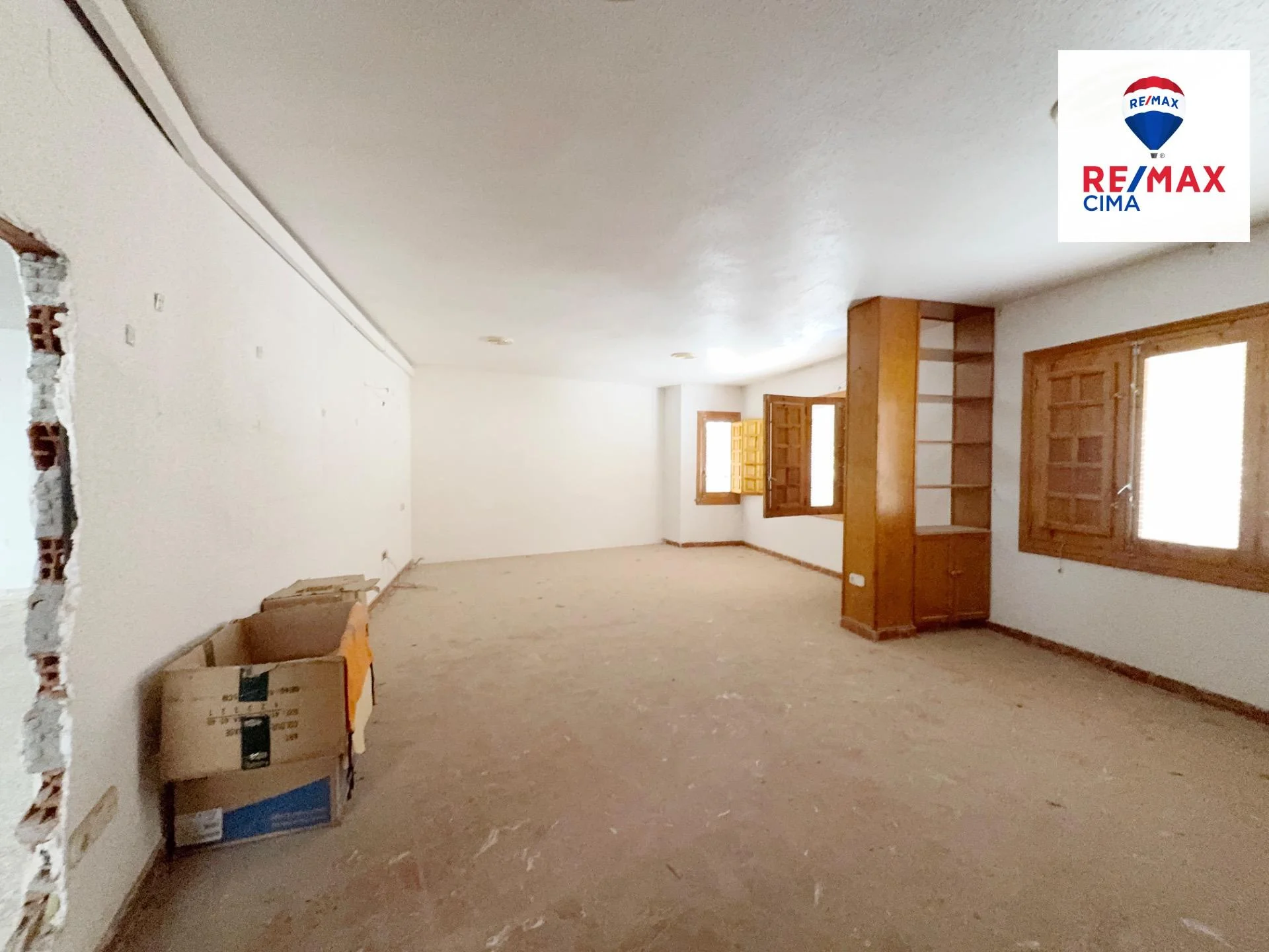 Central Zújar flat, 85 m² open-plan