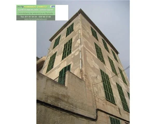 Historic Sineu building with 1,367 m²