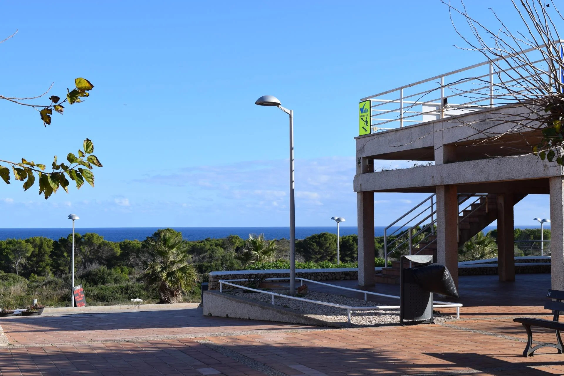Restaurante en funcionamiento en Coves Noves