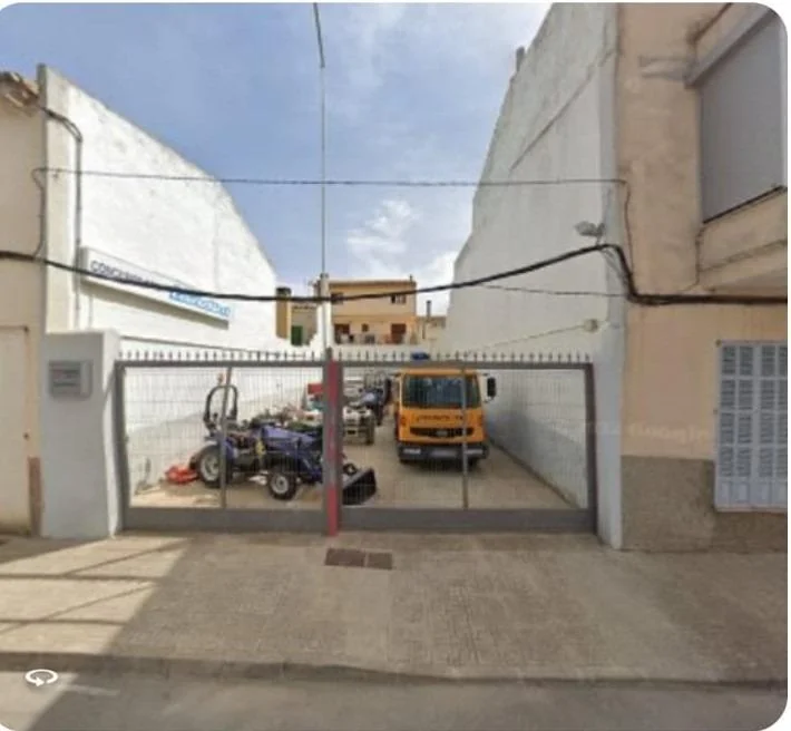 Urban plot in central Santa Margalida