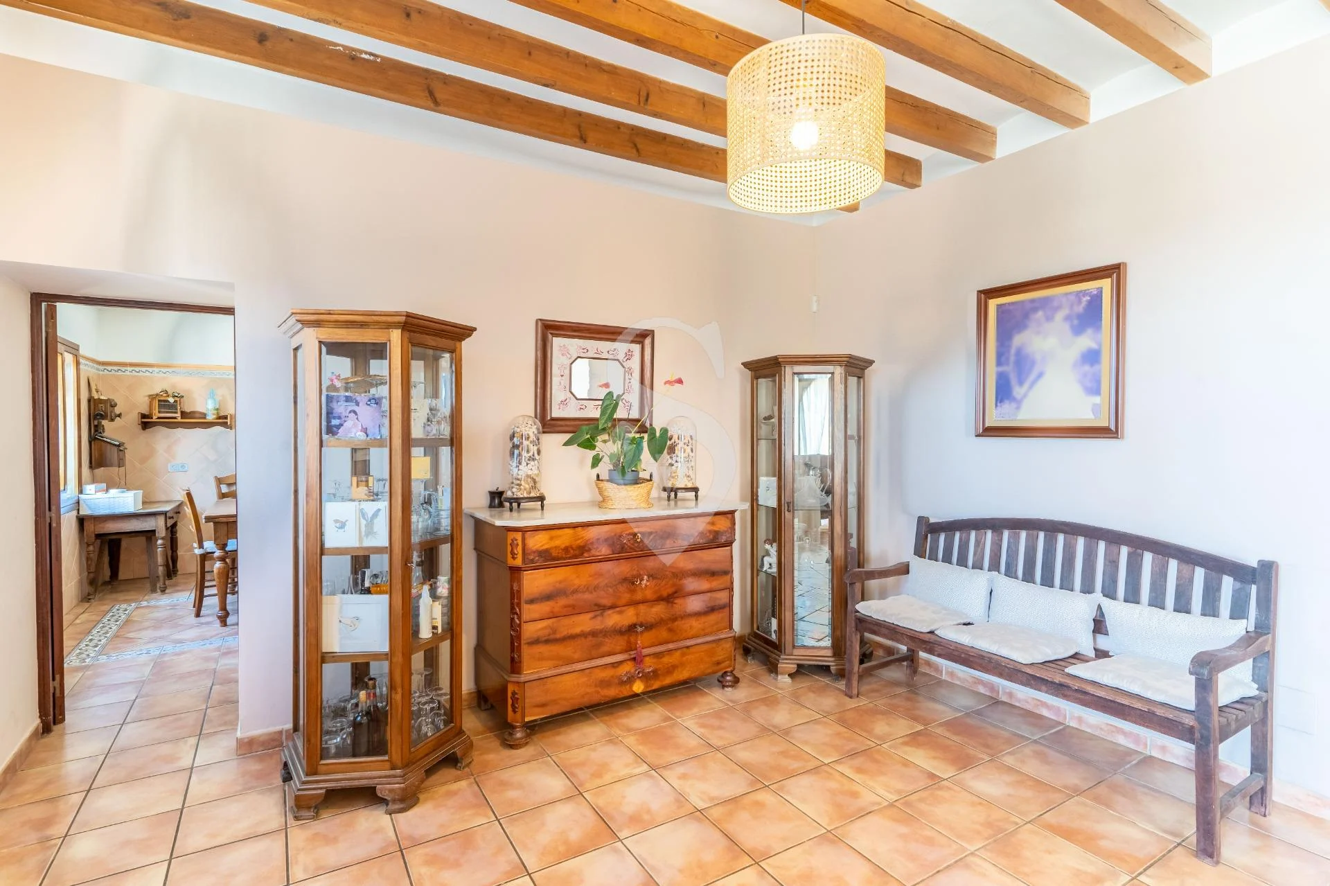 Villa histórica con extensa finca agrícola