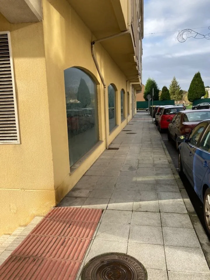 Bajo diáfano céntrico de 648 m²