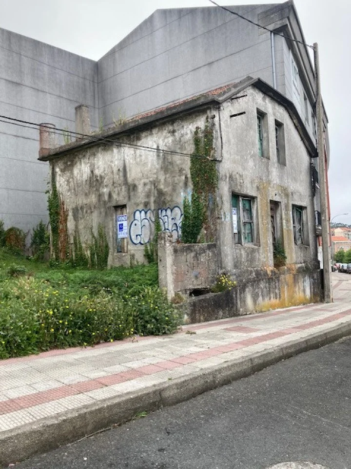 Casa céntrica para reformar con parcela