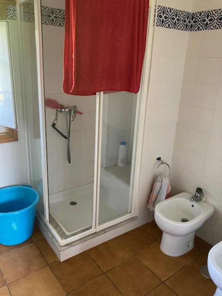 Casa céntrica de cinco habitaciones con garajes