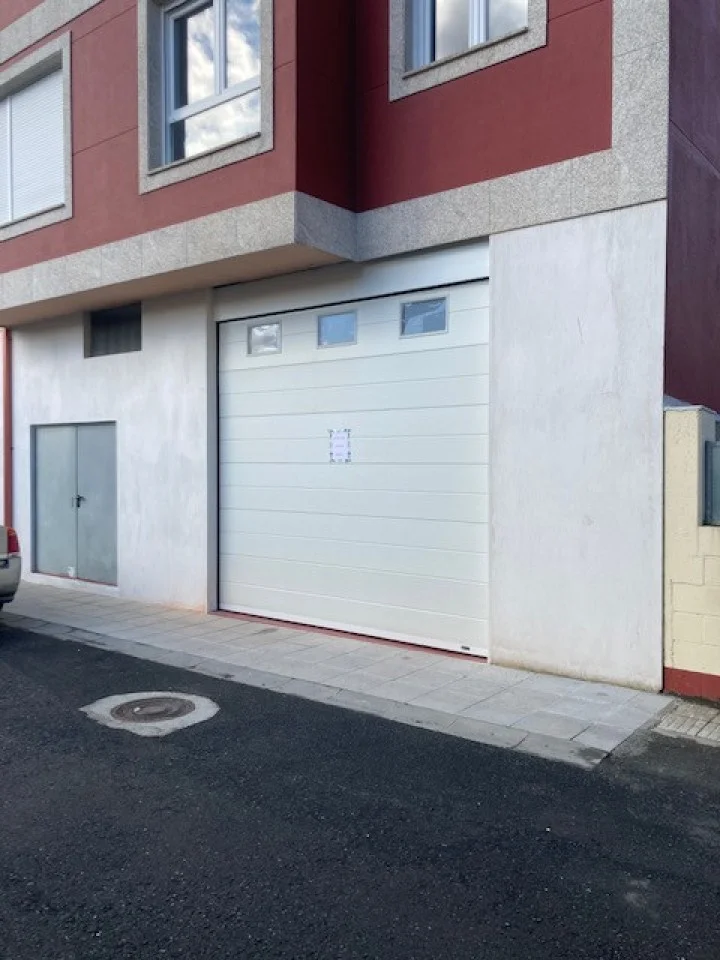 Storage units and garages in Laracha