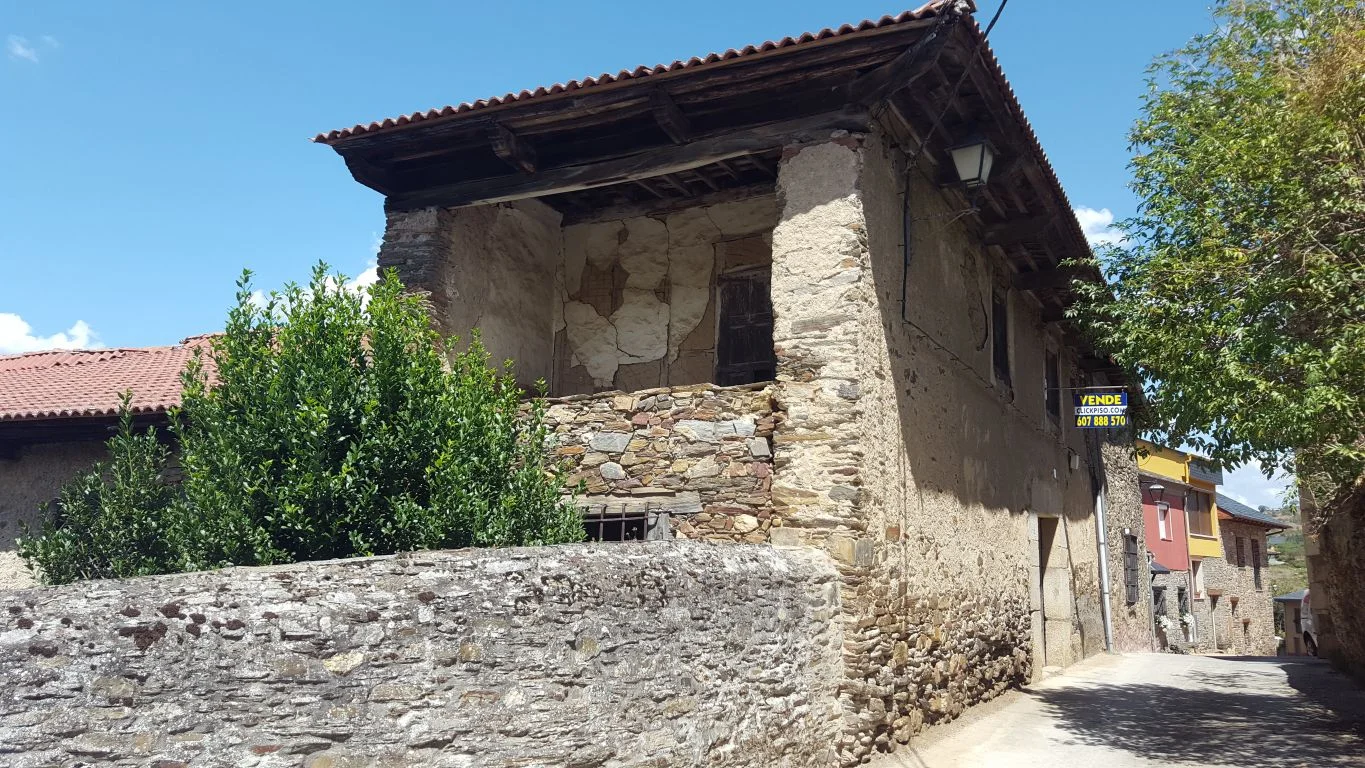 Historic stone house, six bedrooms