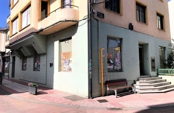 Corner commercial premises in Bembibre centre