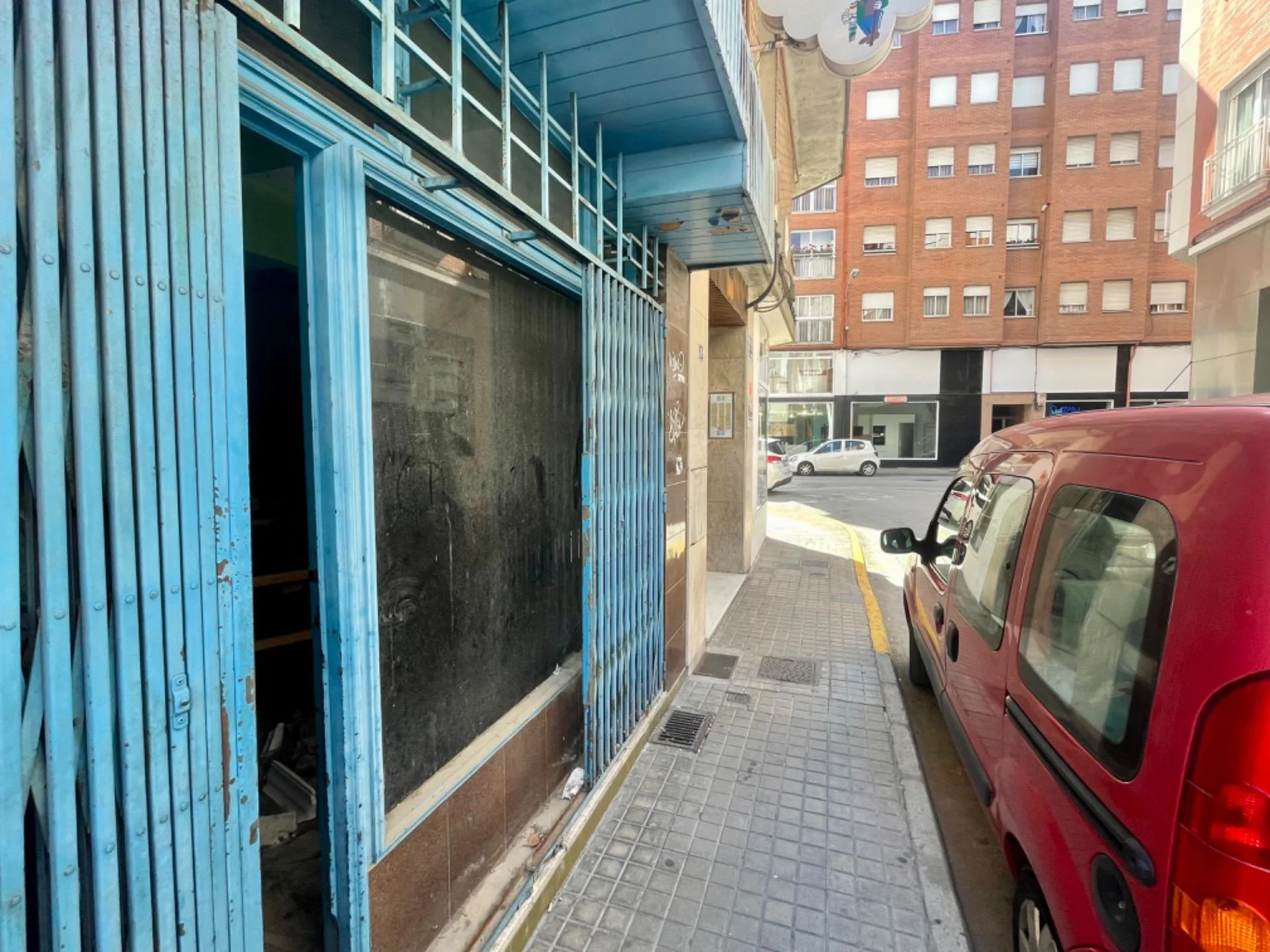 Central Ponferrada commercial unit, 89 m²
