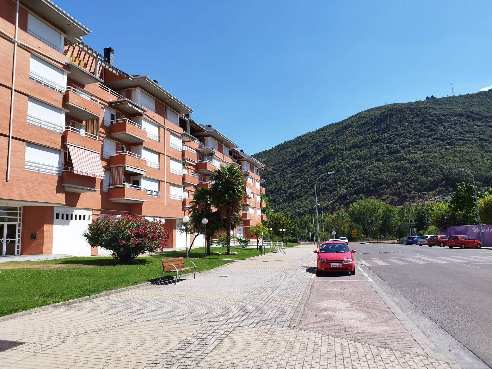 Unfinished commercial premises in Ponferrada