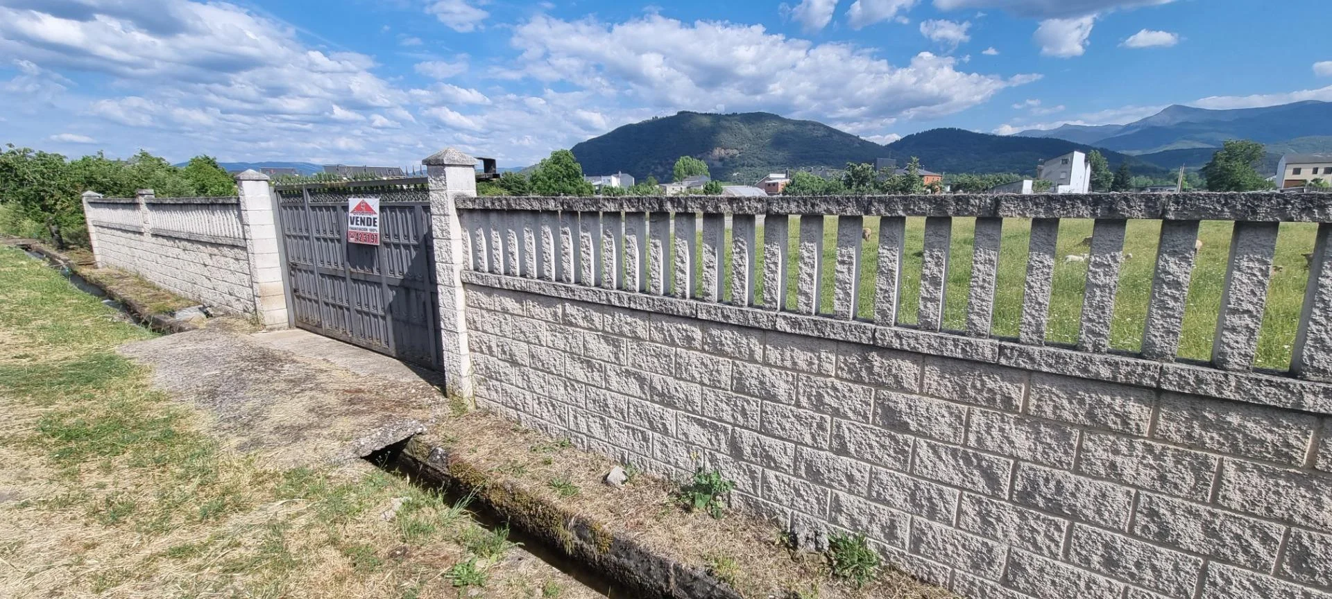 Urban-edge rustic plot, 3,621 m²