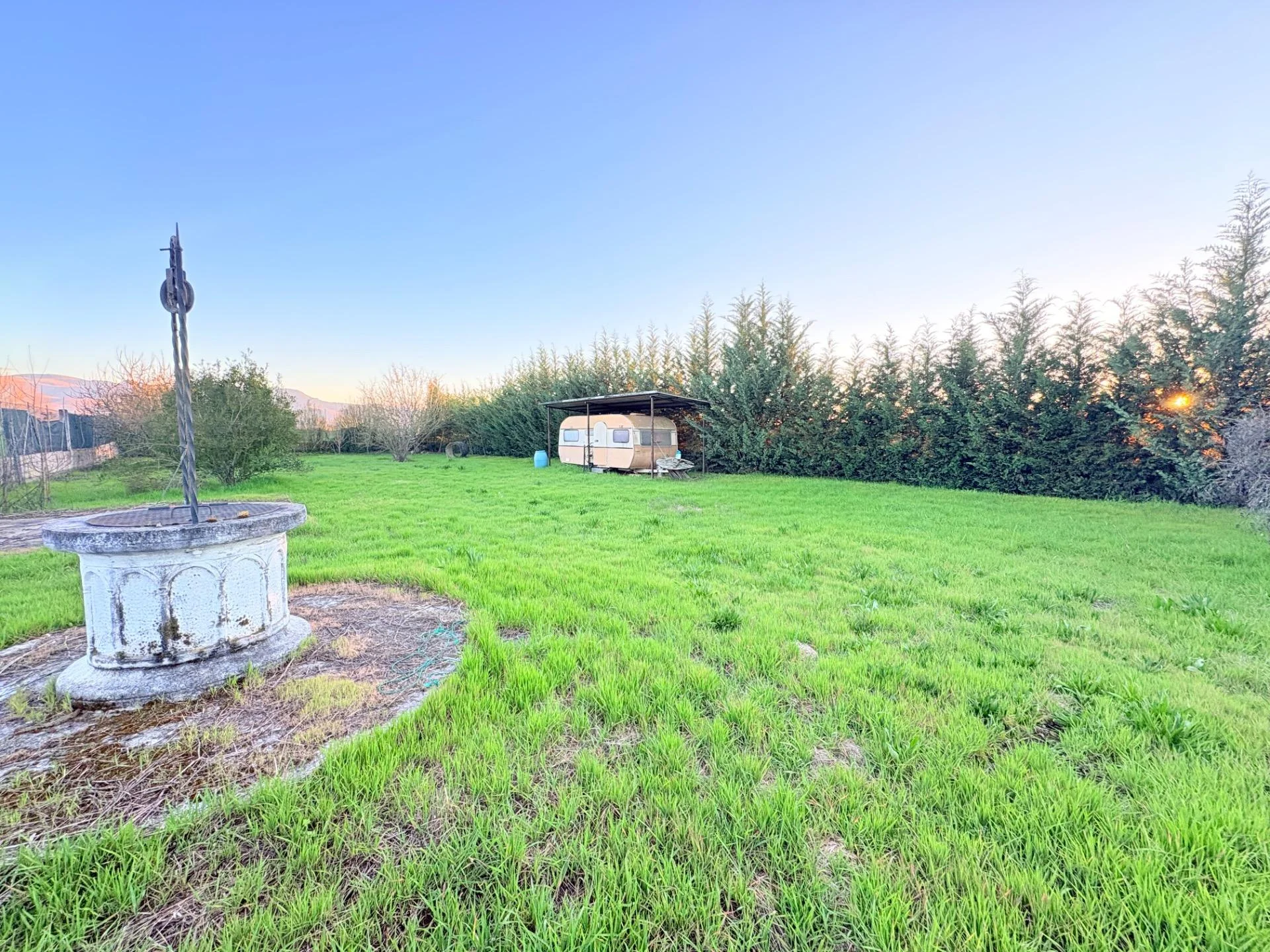 Caravan on 1,344 m² recreational plot