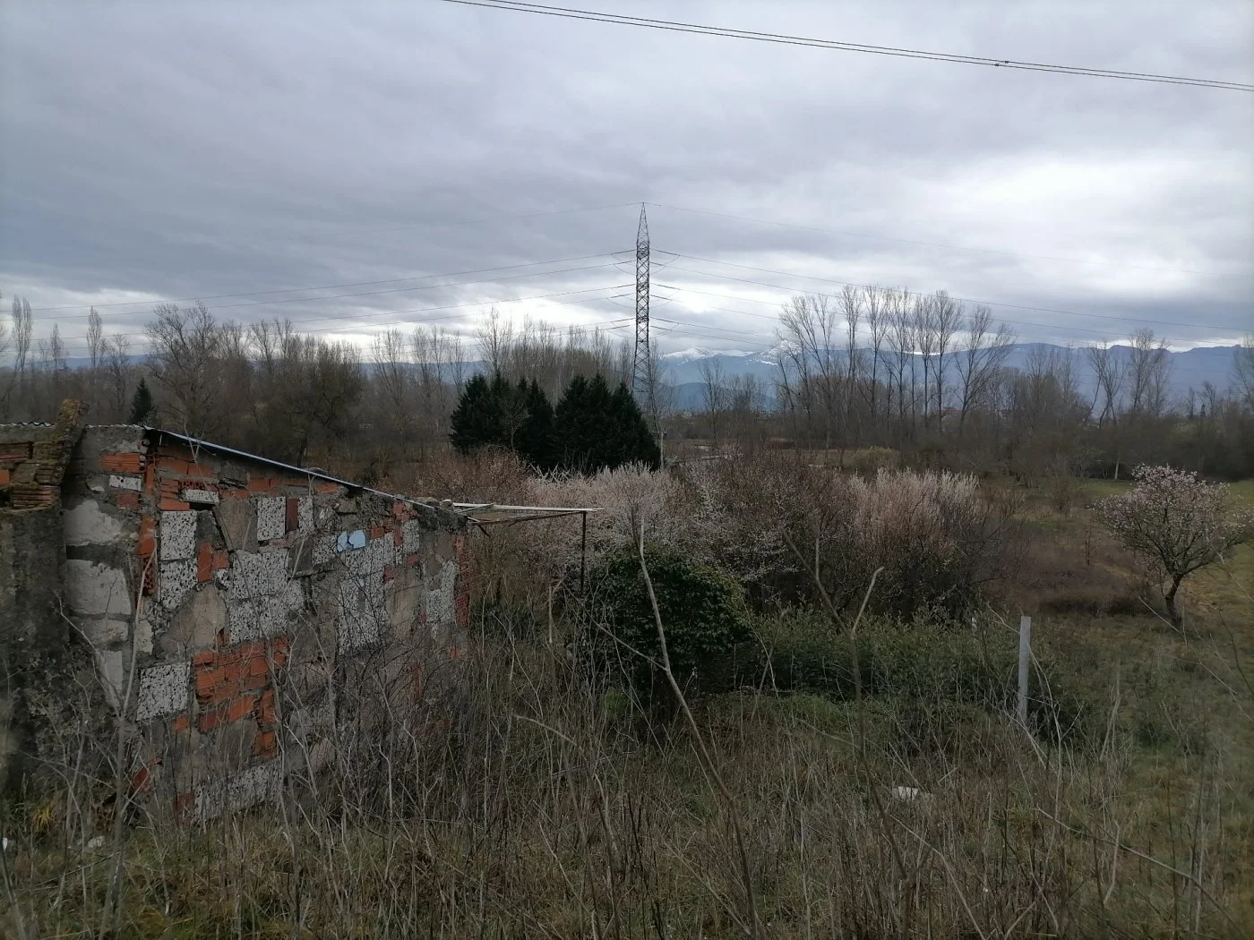 Terreno rústico en Ponferrada con pozo