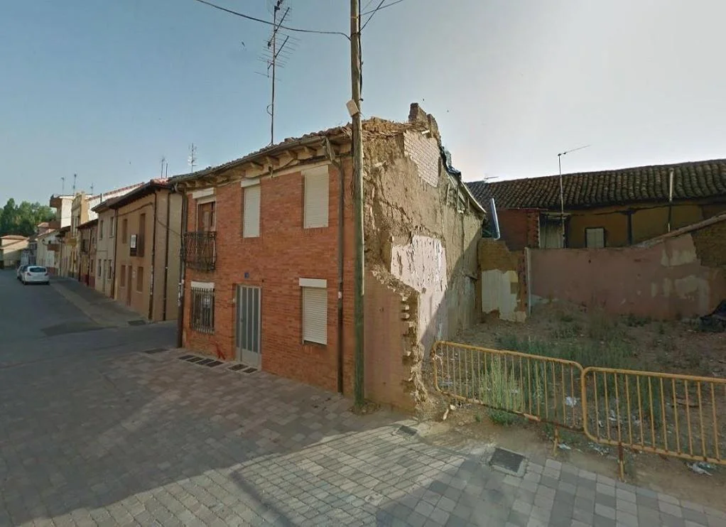 Urban plot in Mansilla, 120 m²