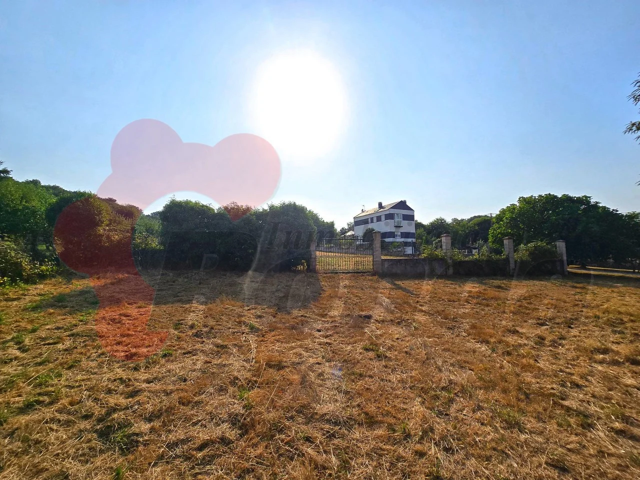 Lugo development plot, 3,072 m²