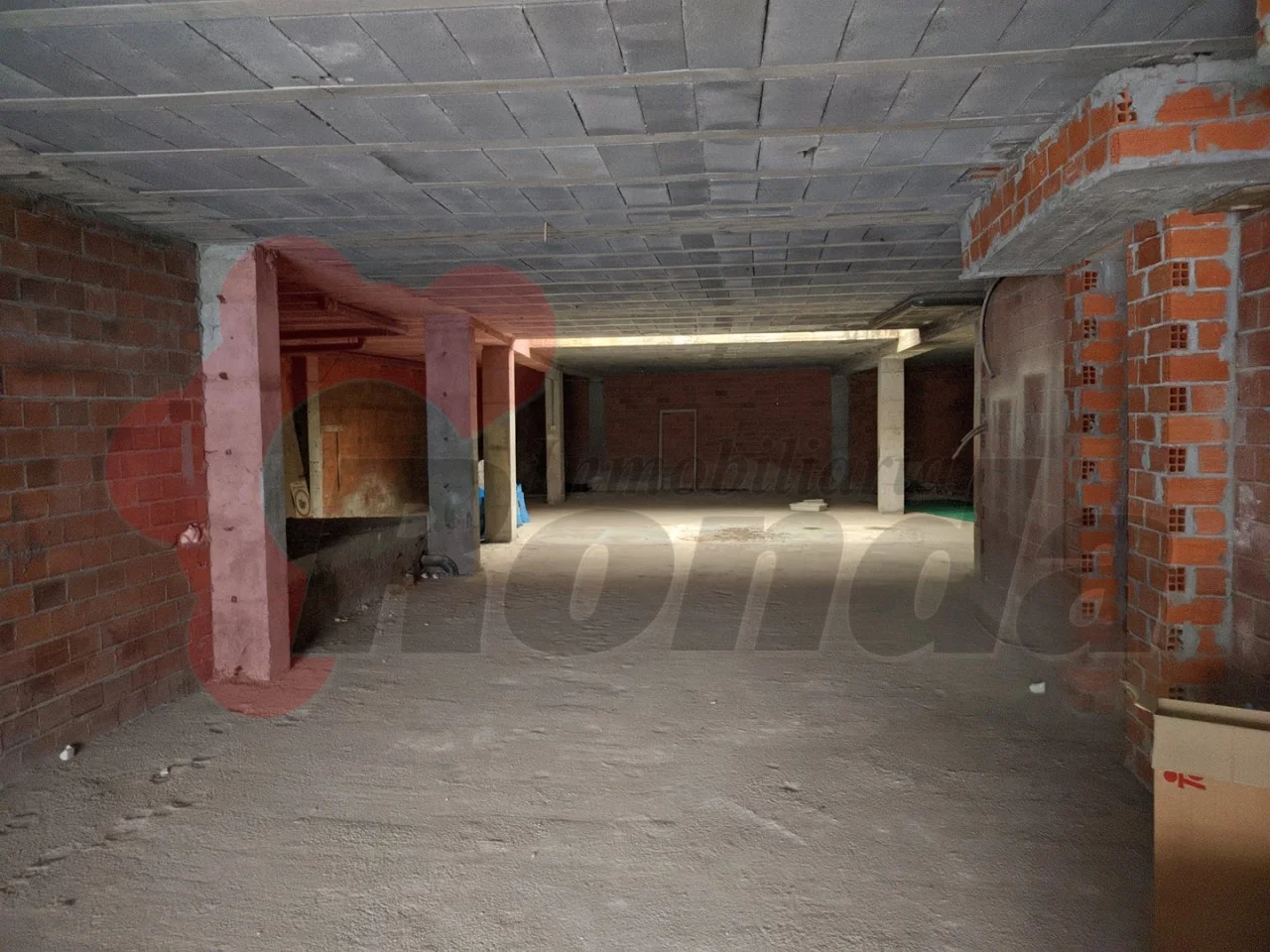 Local comercial en Lugo, 279 m²