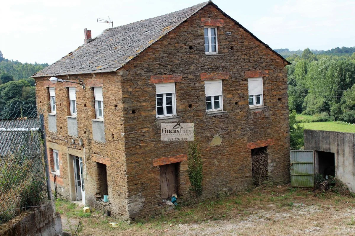 Parcela con dos casas para reformar