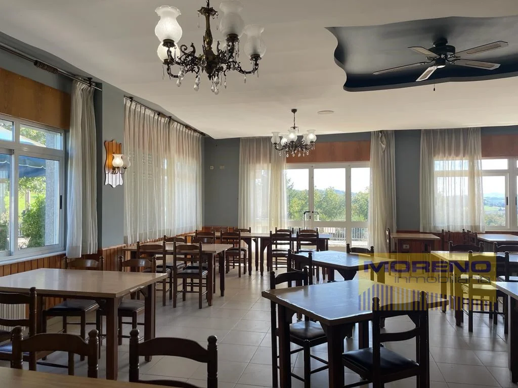 Restaurante con vivienda de cinco dormitorios