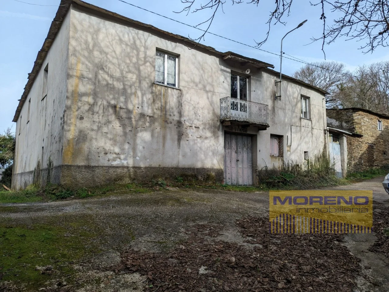 Stone house to renovate, 823 m²