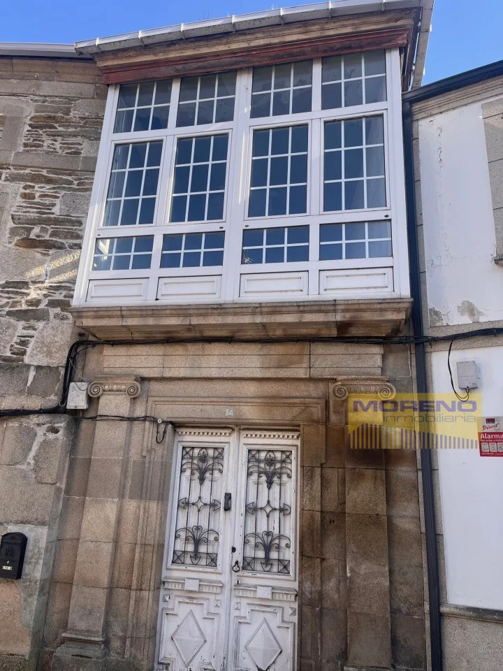 Stone house in old town, 600 m²