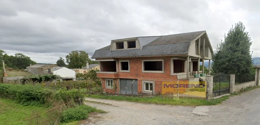 Sarria house with 1,000 m² plot