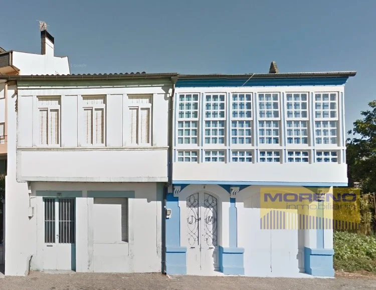 Casa de cuatro dormitorios con parcela en Sarria
