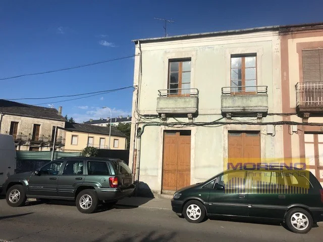 Stone house in Sarria, 308 m²