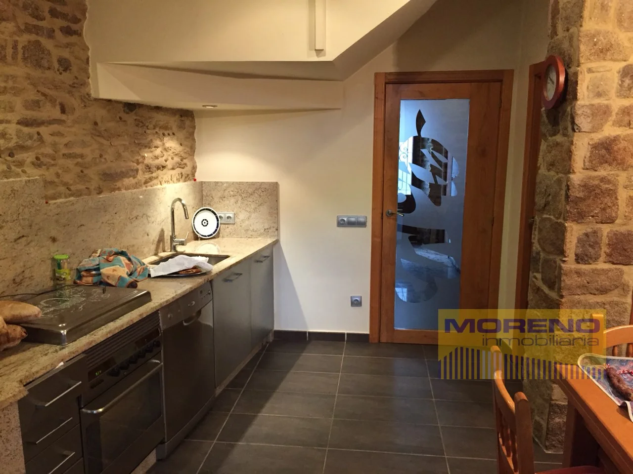 Refurbished five-bedroom house in Sarria