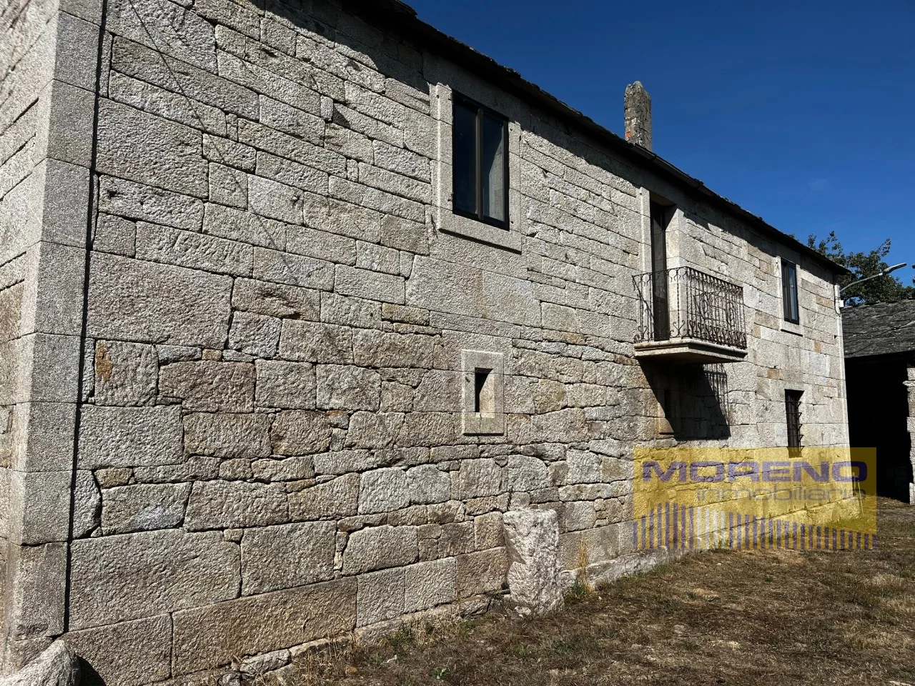 Rustic house with 17-hectare estate