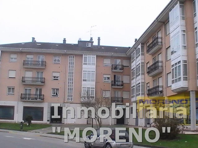 Local en planta baja en Sarria, 130 m²