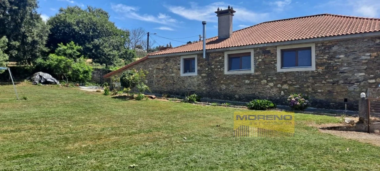Renovated house on 5,000 m² plot