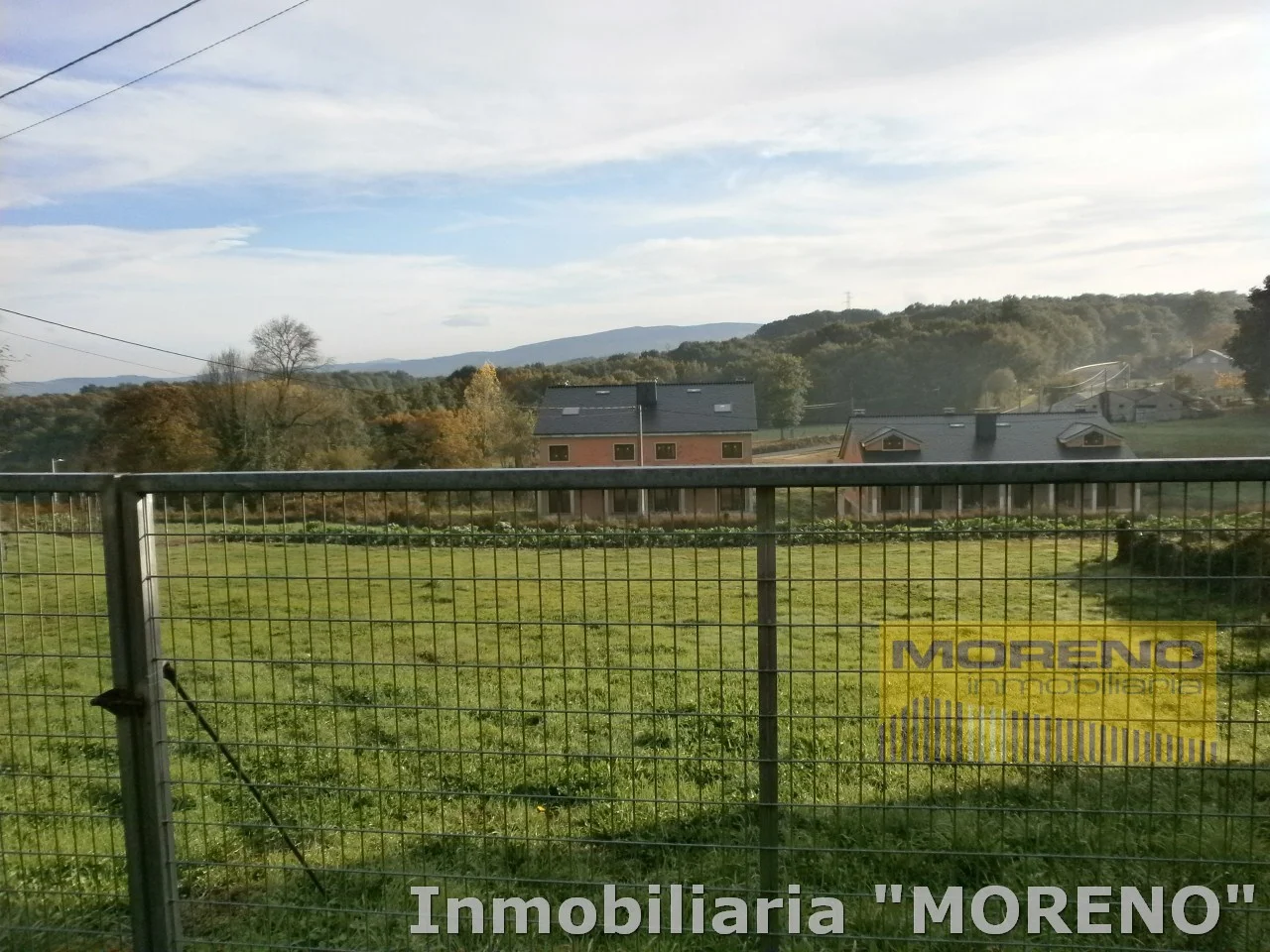 Buildable Sarria land with utilities