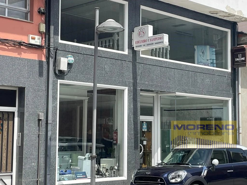 Large Sarria commercial unit, expandable