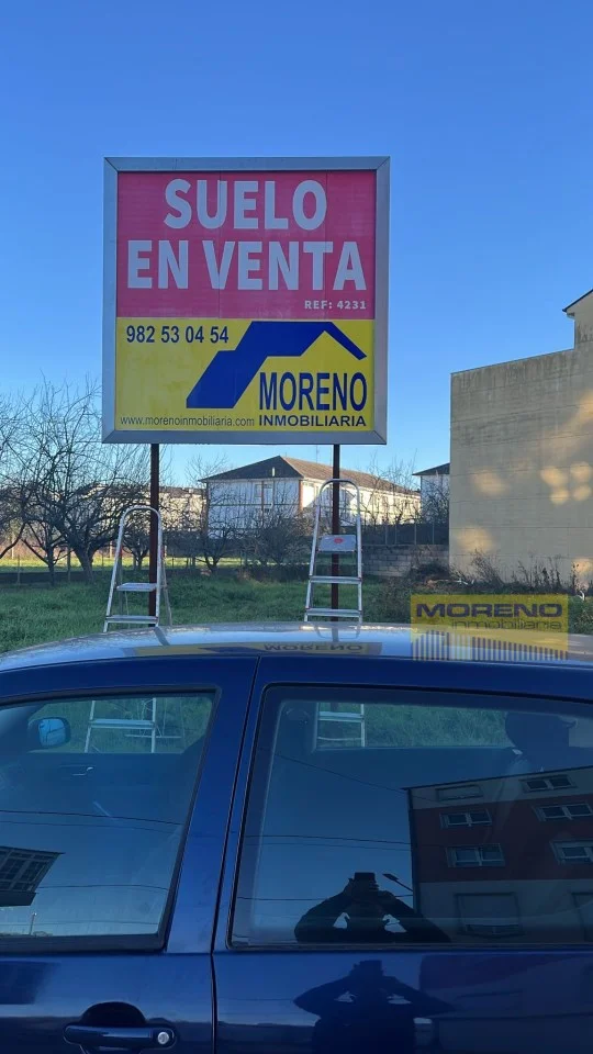 Solar urbano en Sarria, 546 m², esquinero