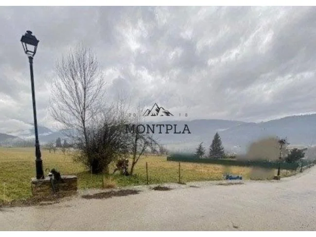 Parcela residencial llana cerca de Andorra