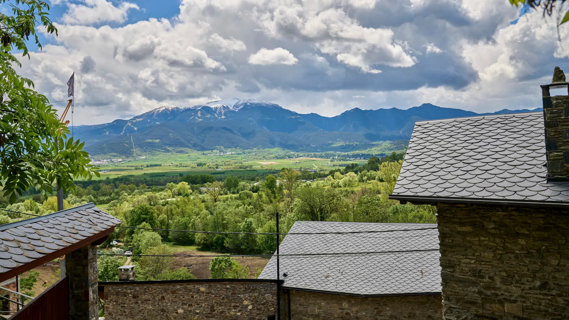 Parcela edificable en Ger con vistas al valle